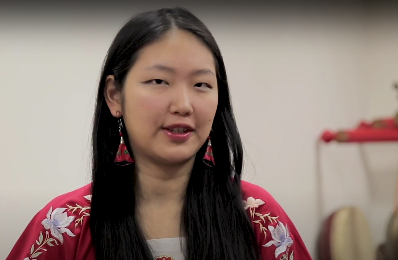 The Sages lead singer Yijia.