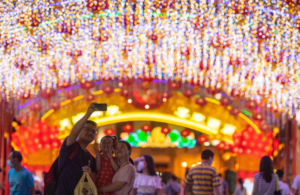 Mid Autumn Festival 2025: Mooncakes, Lanterns, and Celebrations