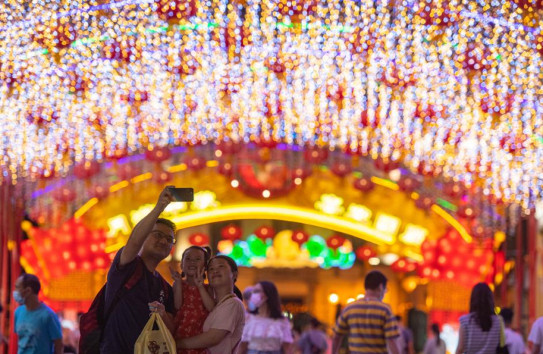 Mid Autumn Festival 2025: Mooncakes, Lanterns, and Celebrations