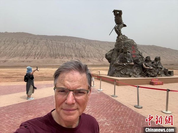 Ole Bouman cycles to china from amsterdam.