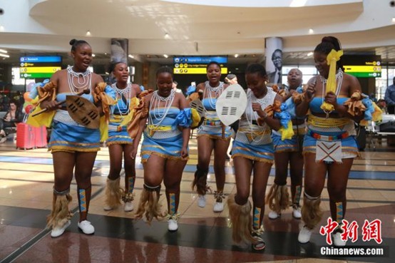 Performance at a South Africa airport, Image by Wang Xi