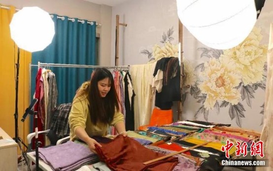 Traditional Chinese costumes in an e-commerce livestream