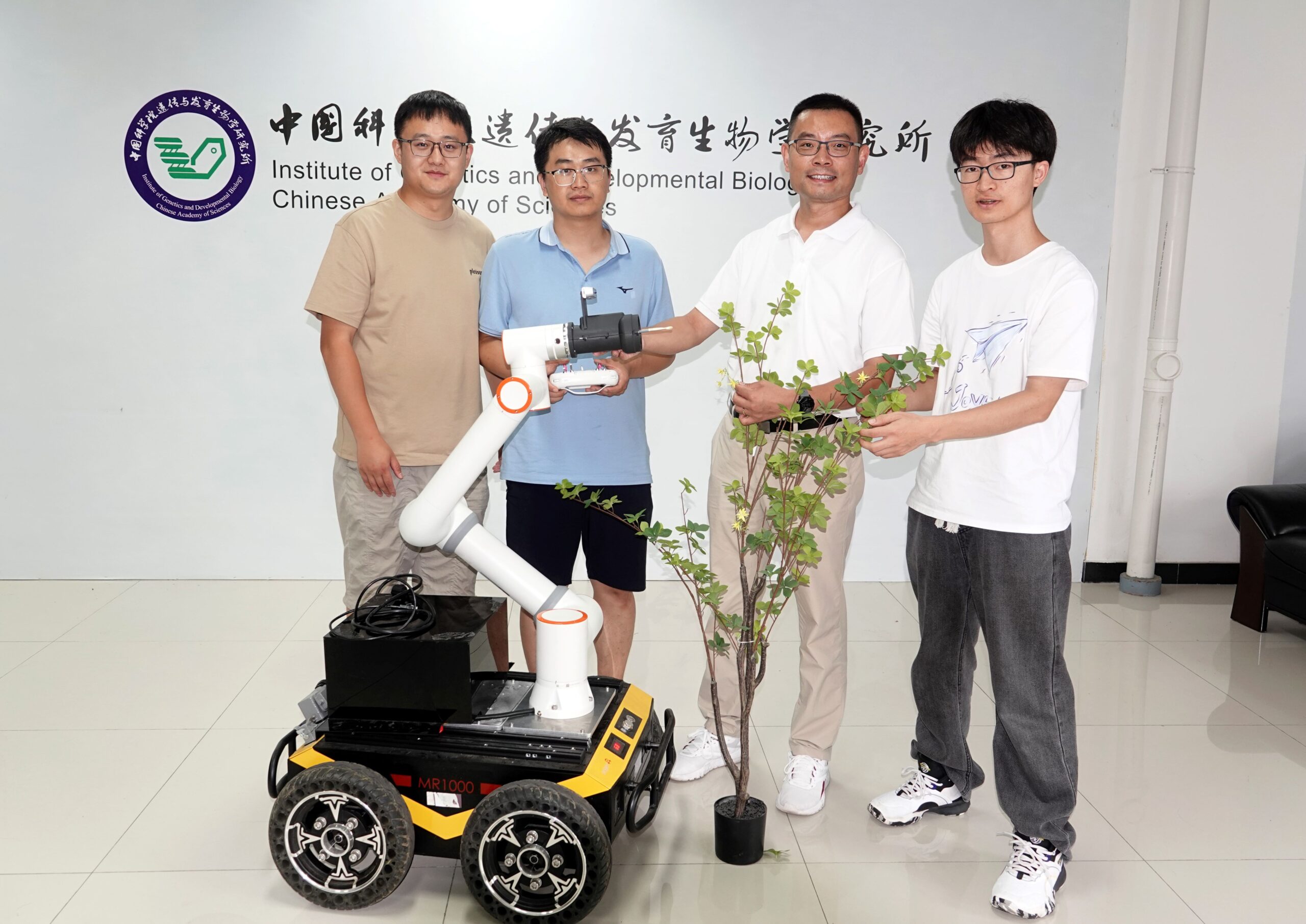 AI-powered breeding robot GEAIR for agriculture