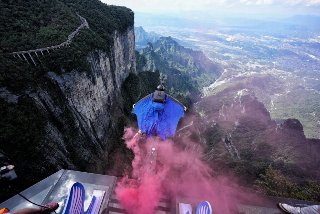 Wingsuit competition Zhangjiajie