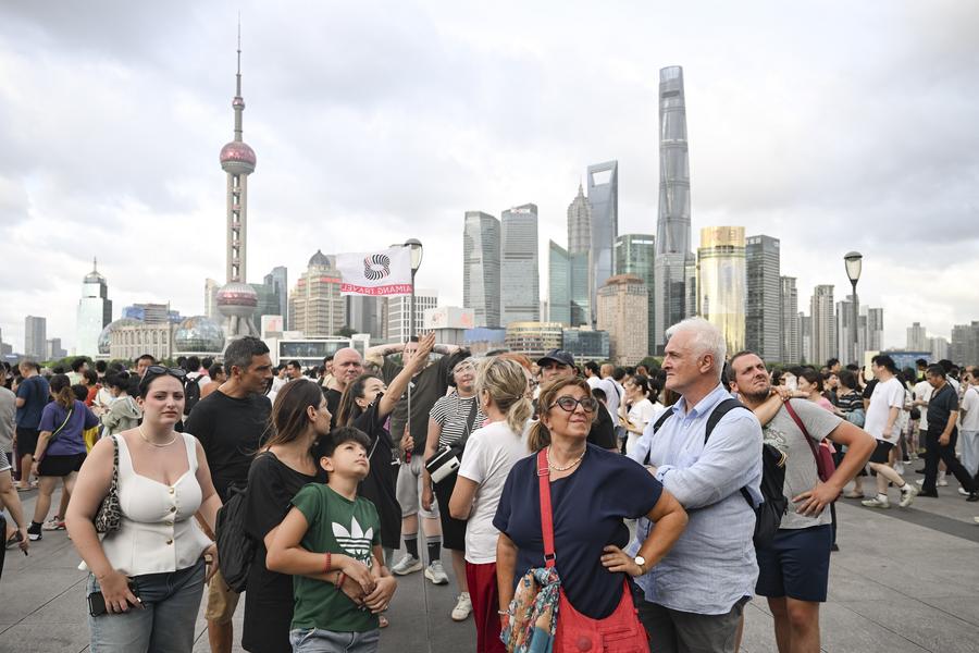 "Laowai" in China | Inbound tourism in Shanghai heats up in summer travel surge