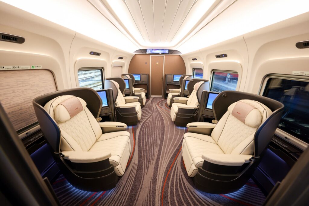 Business-class cabin of the CR450 EMU