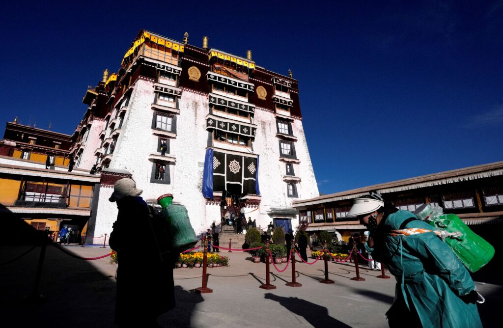 Potala Palace’s annual repainting