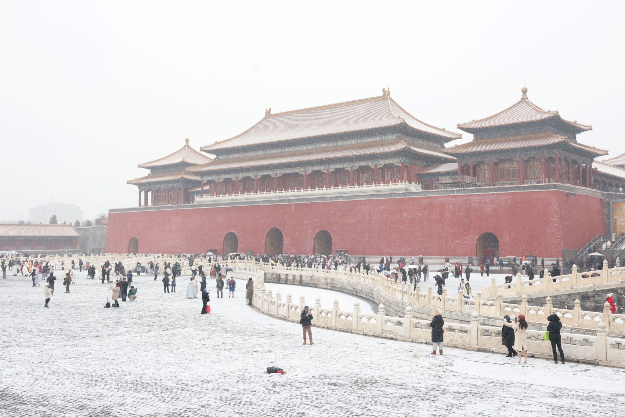 Beijing’s Forbidden City Transformed by Its First Snow - CHINA MINUTES