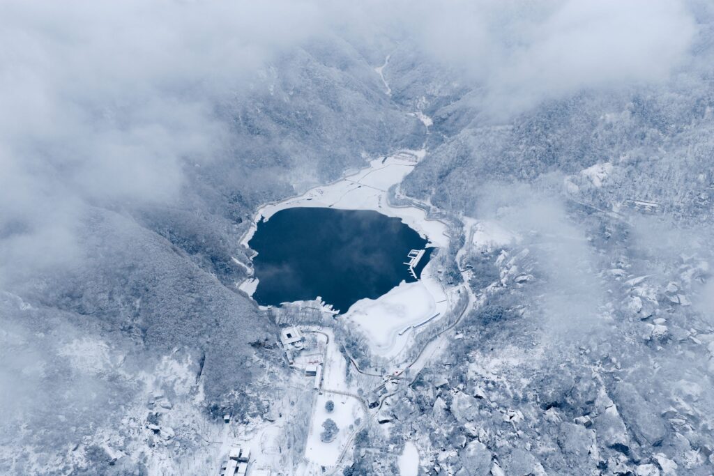 Tianchi at Cuihua Mountain