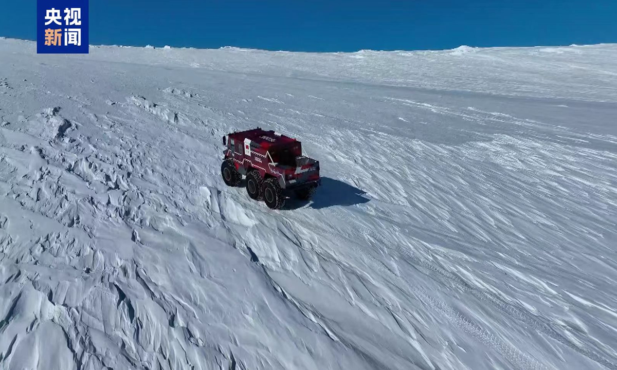 Snow Leopard 6×6 Antarctic test